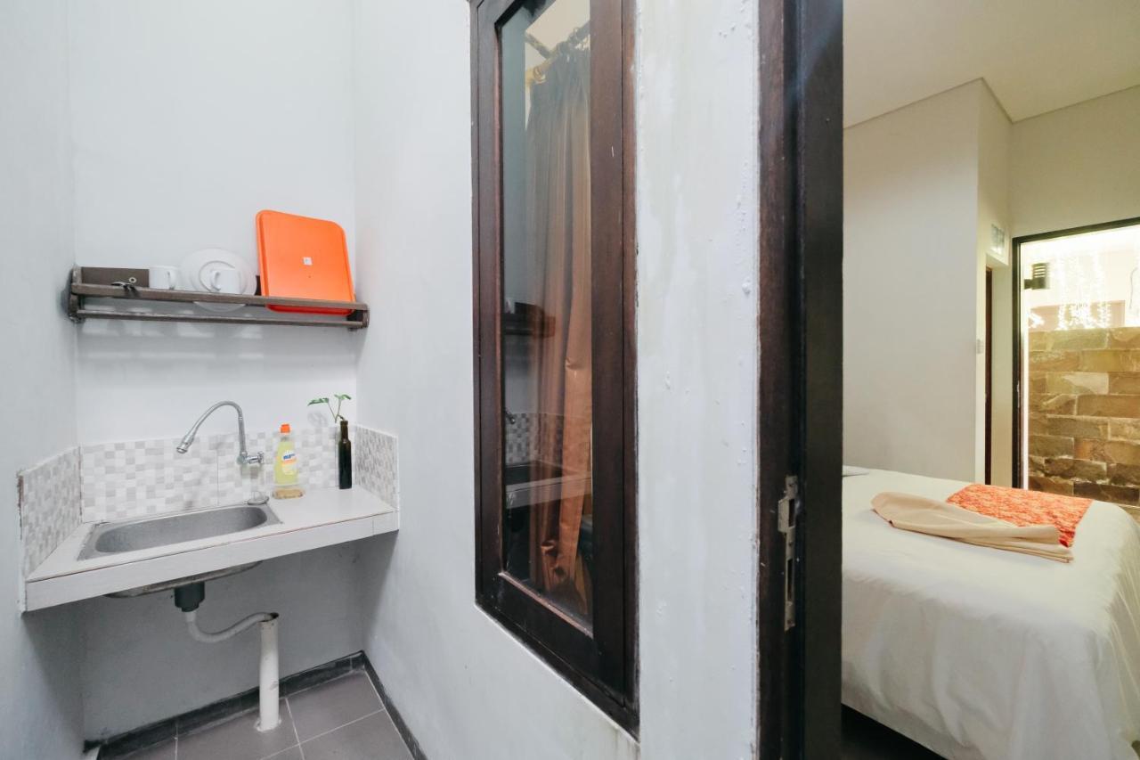 D'Tamblingan Guest House At Taman Griya Jimbaran Redpartner - Minimum Stay 30 Nights Kültér fotó